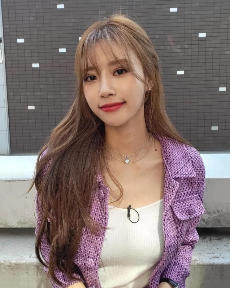 러블리즈 출신 이미주, 팀 해체 후 예능으로 빵 뜬 스타...핑크빛 기류 풍긴 러브라인 없인 못살아 러블리즈 출신 이미주, 팀 해체 후 예능으로 빵 뜬 스타...핑크빛 기류 풍긴 러브라인 없인 못살아
