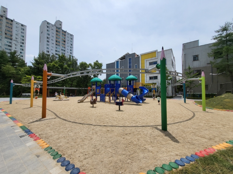  동네 놀이터
