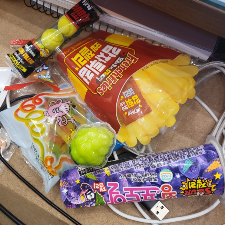  알파문구 동탄역점 젤리 먹방하기