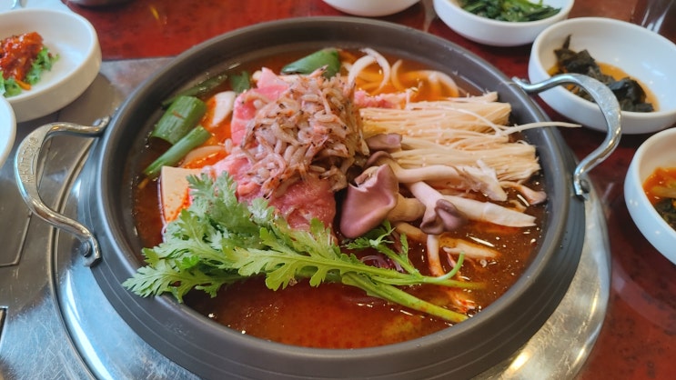 안성 맛집 안성팜랜드앞 식당 목원 한정식집 민물새우김치찌개전골, 소불고기버섯전골