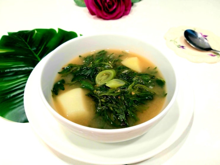  쑥국 날콩가루넣어 맛있게 끓이는법 쑥 된장국 끓이는법 봄나물종류 쑥요리