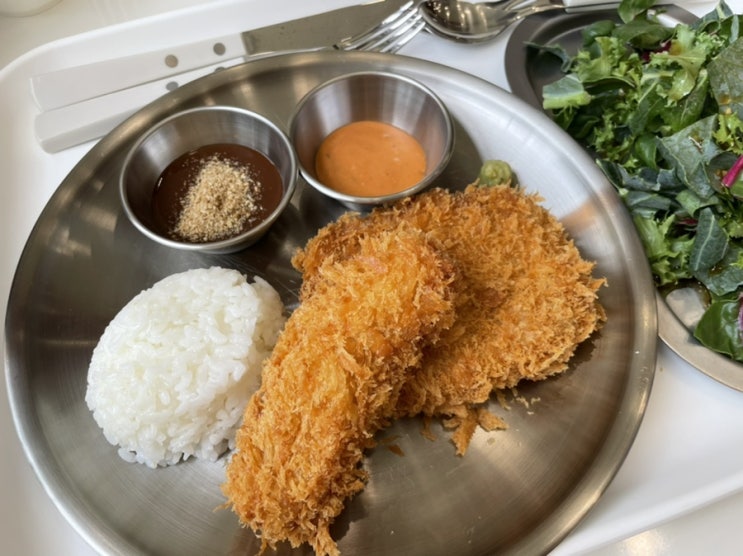  혼밥도 가능한 가경동 훈스돈까스