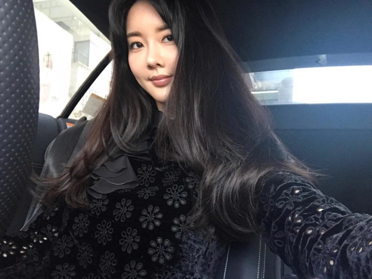 혼전임신 밝힌 미모의 여배우 장미인애, 인스타 통해 숨겨왔던 볼록한 배 라인 공개 혼전임신 밝힌 미모의 여배우 장미인애, 인스타 통해 숨겨왔던 볼록한 배 라인 공개
