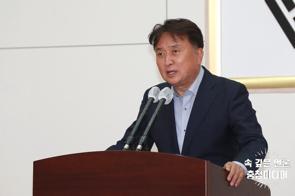 김영환, 충북지사직 자문위원장에 윤진식 전 장관 임명