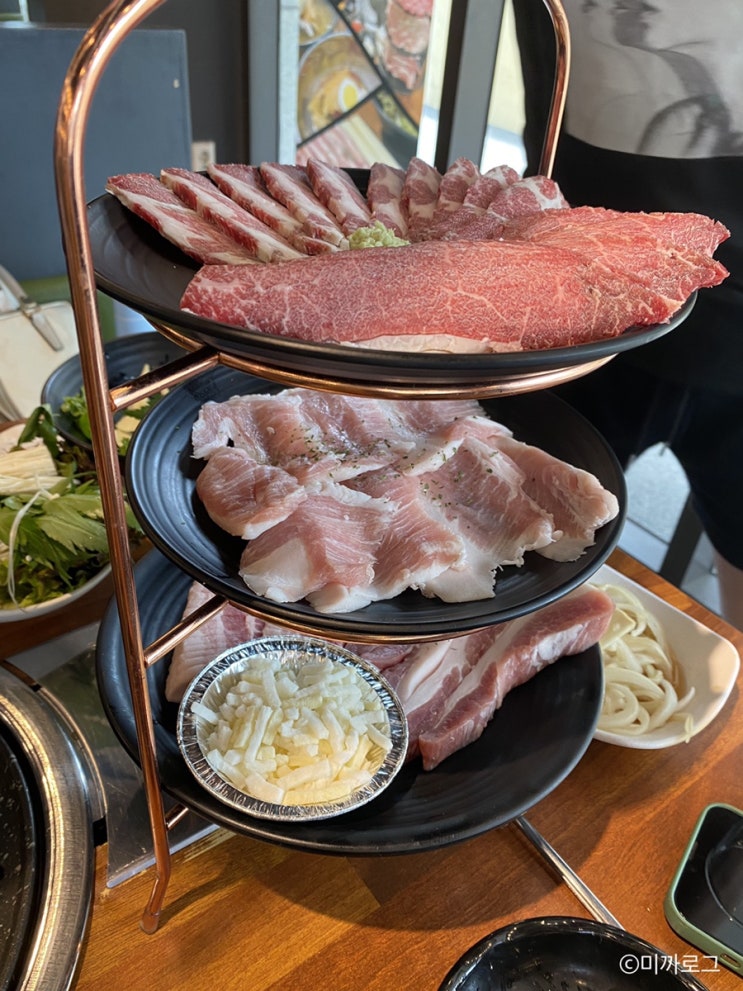  부산 온천천 삼겹살 흑돼지 푸짐하게 카페거리 진진고기 연산토곡점