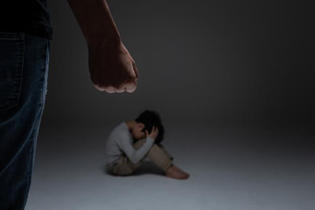 "피해 아동 공포 가늠 안 돼 "… '세살 의붓아들 폭행 사망' 계모 징역 17년