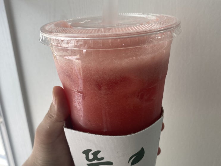  뜰커피에 수박주스 생겼네요