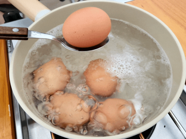 [여름캠핑요리] 실패 없는 반숙 계란 조리법