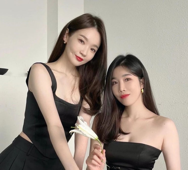 웨딩플래너 자처한 강민경, 이해리 결혼식 준비과정 브이로그 공개...사회 축가는 역대급으로 웨딩플래너 자처한 강민경, 이해리 결혼식 준비과정 브이로그 공개...사회 축가는 역대급으로