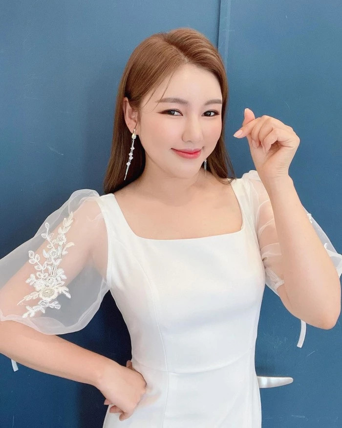 '절친' 유희관 전화 받은 가수 송가인, 얼떨결에 수입 고백...지금까지 벌이들인 돈이 무려... '절친' 유희관 전화 받은 가수 송가인, 얼떨결에 수입 고백...지금까지 벌이들인 돈이 무려...