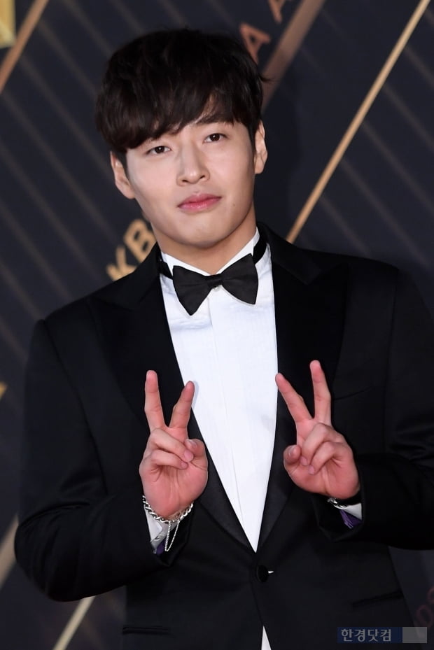 강하늘 나이 배우 결혼 여자친구 가족 고향 인스타 프로필 리즈