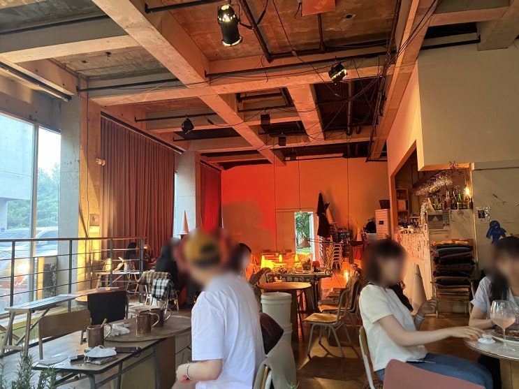  판교 루프엑스 rufxxx 카페 겸 바, 야외테라스가 있는 아지트
