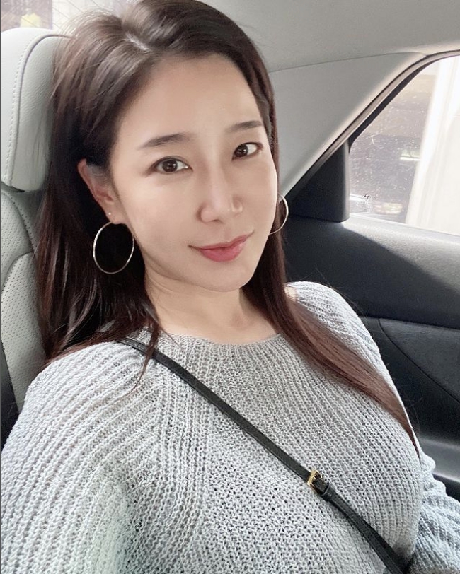 남몰래 마음고생 해야 했던 배우 김하영, "촬영하고 있는데 뒤에서 선배님들이 뒷담화" 고백 남몰래 마음고생 해야 했던 배우 김하영, "촬영하고 있는데 뒤에서 선배님들이 뒷담화" 고백