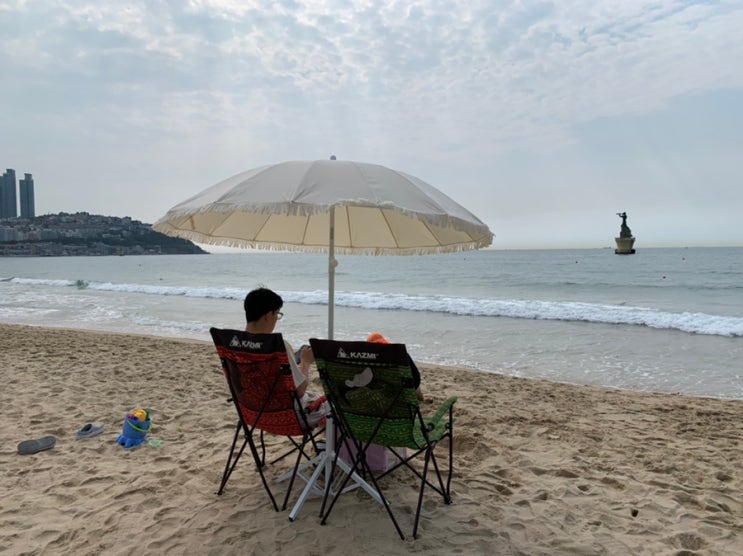 요즘 바닷가 필수품은 파라솔이죠! DANIGO 다니고 감성 캠핑 파라솔 예쁜데 실용성마저 갖춰 뜨겁지 않게 보낸 해운대해수욕장에서의 하루 요즘 바닷가 필수품은 파라솔이죠! DANIGO 다니고 감성 캠핑 파라솔 예쁜데 실용성마저 갖춰 뜨겁지 않게 보낸 해운대해수욕장에서의 하루