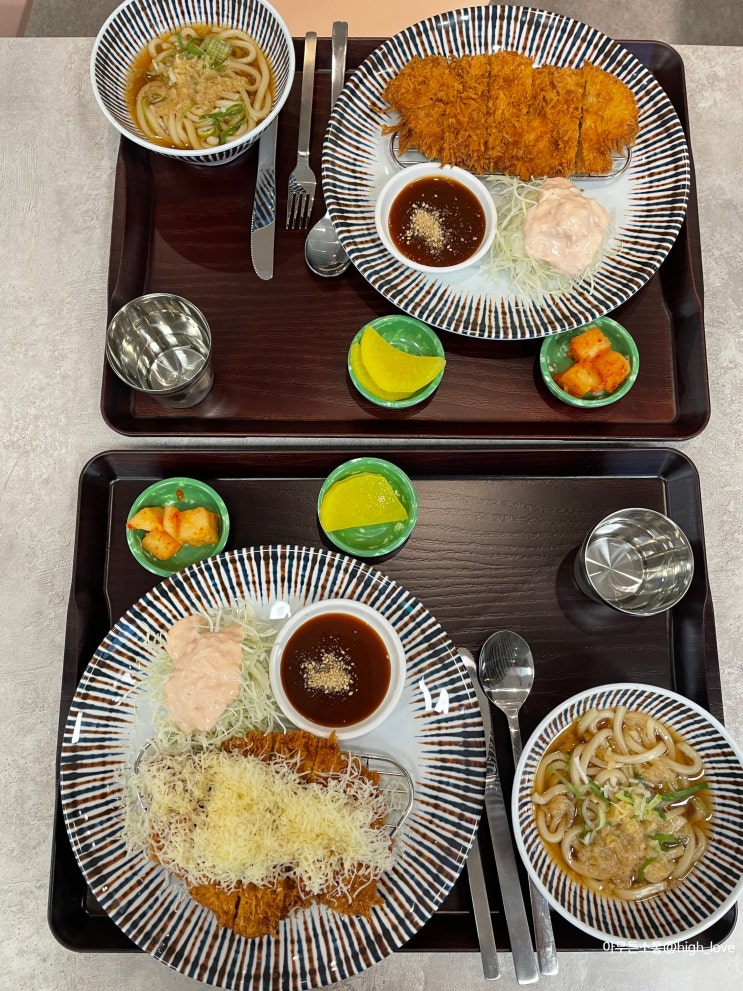  수성홈플러스의 푸드코트에서 맛볼 수 있는 육즙가득하고 바삭한'교동카츠'
