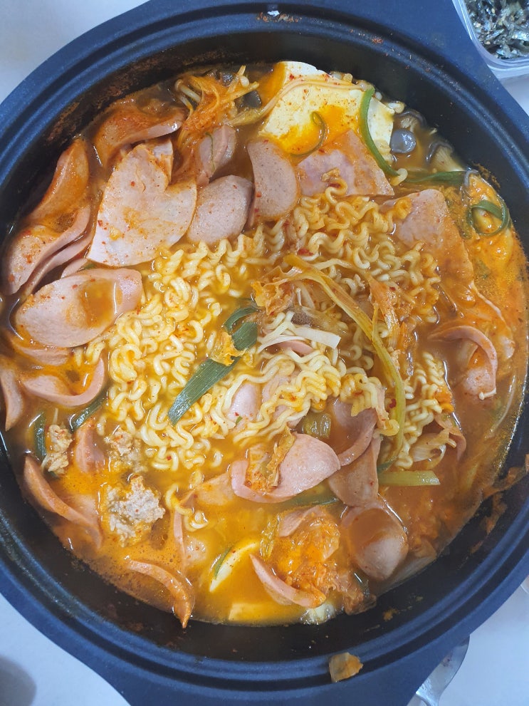  땅스부대찌개 밀키트 가성비 최고 L마트 안에서 판매
