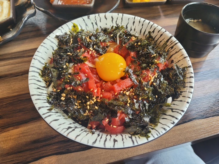  응암동 맛집 히사시돈부리에서 육회덮밥