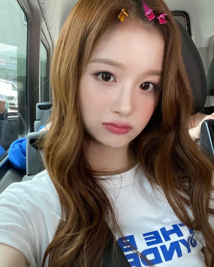 7인조 걸그룹 엔믹스 설윤, 작은 얼굴과 뚜렷한 이목구비로 아이돌계의 인형 입증 7인조 걸그룹 엔믹스 설윤, 작은 얼굴과 뚜렷한 이목구비로 아이돌계의 인형 입증