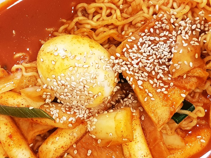 여의도 KBS <김가네김밥> 분식집에서 멸추김밥+라볶이+등심돈까스 아침식사!