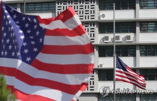 중국산 범람하자 "미국에선 미국산 성조기만 사용" 법안 발의