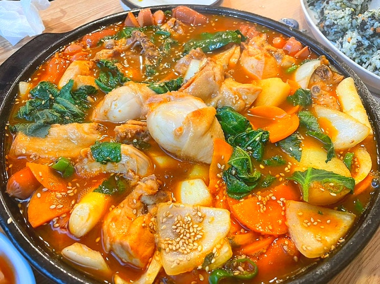  창천동 찜닭맛집 양이 푸짐하고 저렴한 맛집 신촌 대성이네 깻잎찜닭