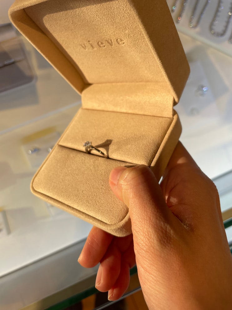 Vieve Jewelry <비에브 주얼리> - 다이아몬드 반지 & 목걸이 Vieve Jewelry <비에브 주얼리> - 다이아몬드 반지 & 목걸이