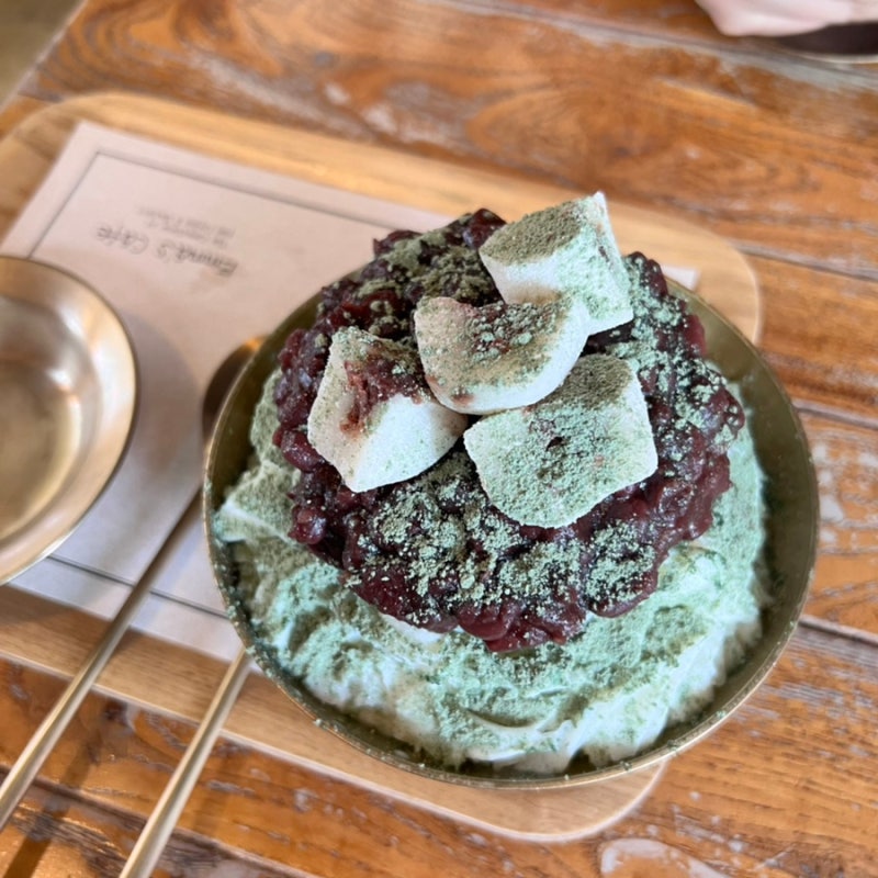 광주 상무지구 카페 쑥미숫가루 빙수 맛집 엠마스