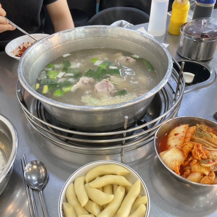  동대문 가볼만한곳, 닭한마리골목 '진옥화할매원조닭한마리' = 떡사리 오지는 깔끔한 닭한마리