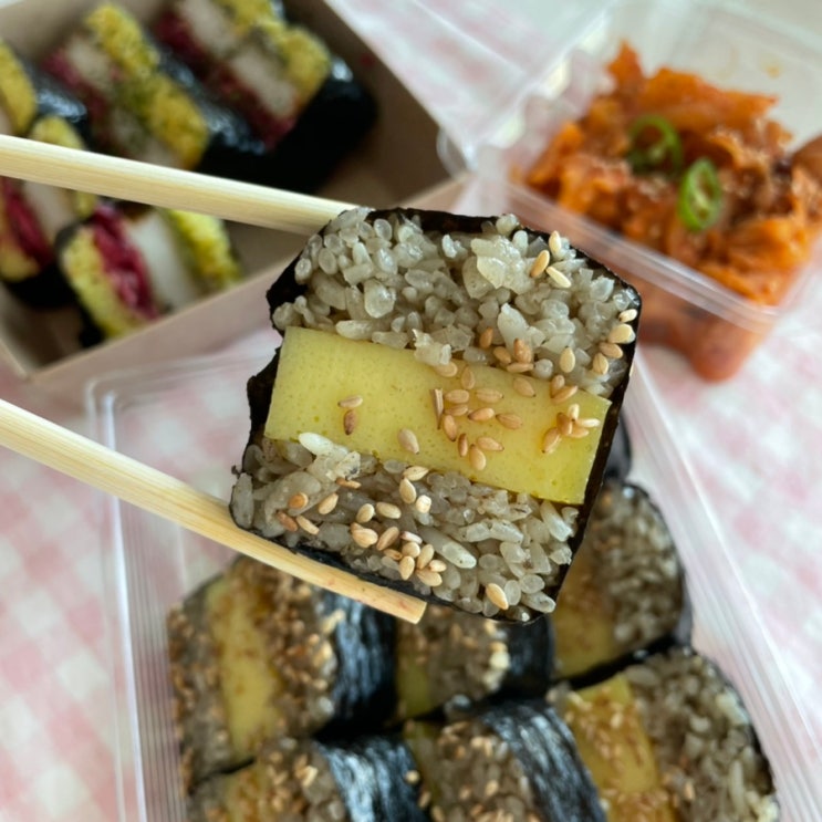  제주 김만복김밥 본점에서 만복이네 김밥이랑 오징어무침!