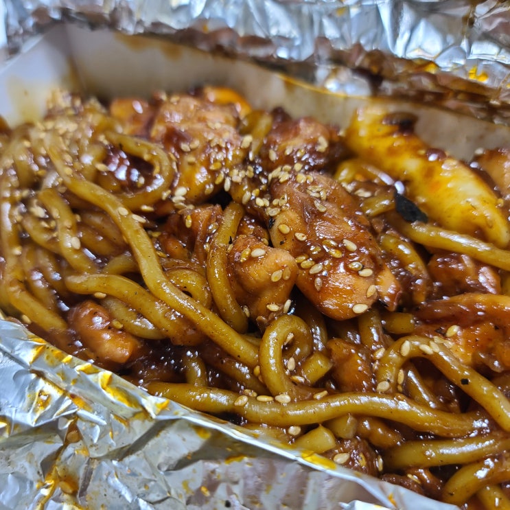  부드러운 불맛! '동근이숯불두마리치킨 신대방점' 신림 배달메뉴추천 내돈내산 솔직후기