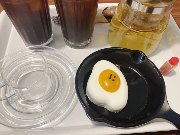  수원역 라이크 노 아더 카페 레어 치즈케이크 귀여워