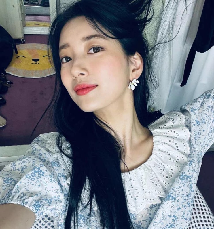 리플리 증후군 소재 작품 출연한 배우 수지, 첫 단독 주인공으로 소감 밝혀 "내가 잘 할 수 있을까" 리플리 증후군 소재 작품 출연한 배우 수지, 첫 단독 주인공으로 소감 밝혀 "내가 잘 할 수 있을까"