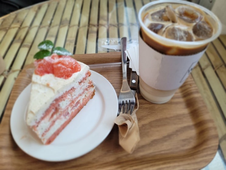  하남카페 카페웨더 케이크 맛집 하남핫플이라고~