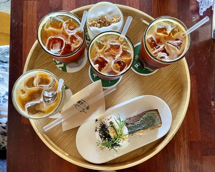 청사포카페 청사포역 브라우니가 맛있는 한옥카페 청사포카페 청사포역 브라우니가 맛있는 한옥카페