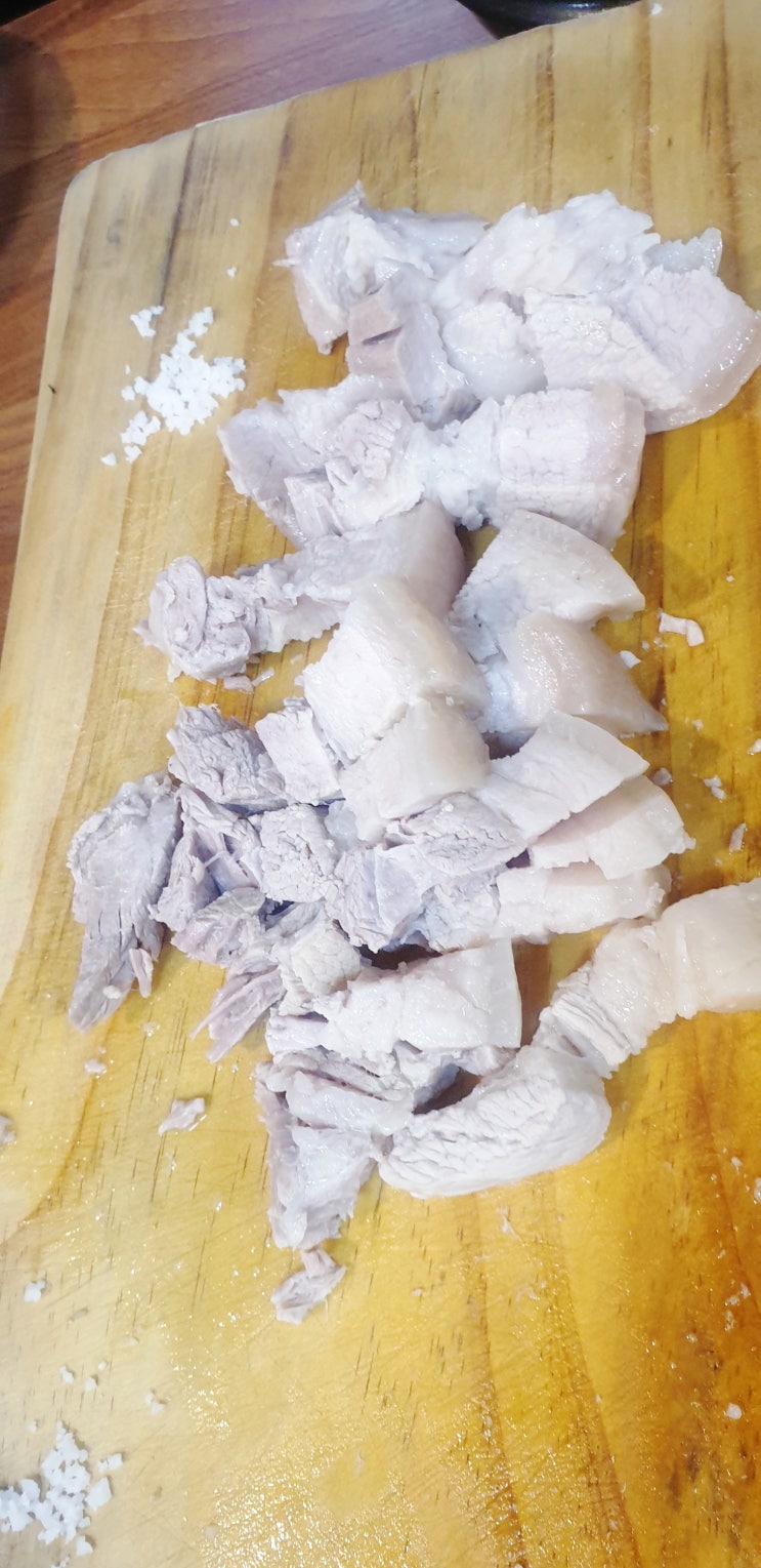 서귀포에서 사르르 녹는 돔베 고기와 몸국 맛나게 먹기!