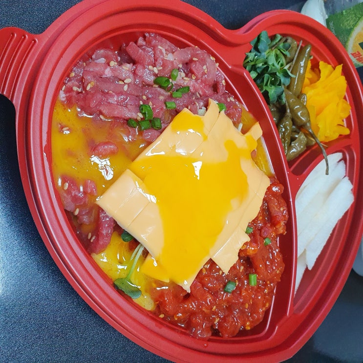  육회 그리고 고추장육회 육회비빔밥 츄르릅