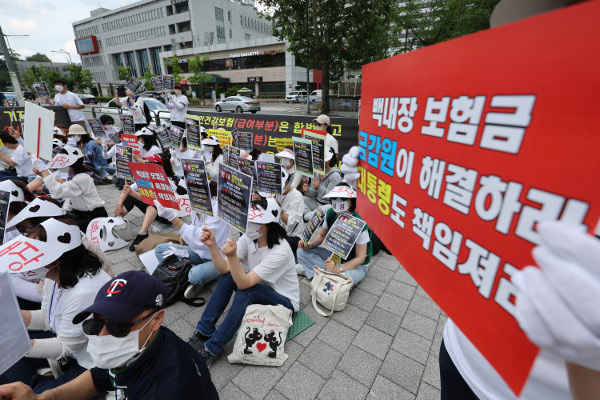 백내장 통원 치료 판결 후폭풍…"보험금 심사 갈수록 깐깐" vs "허위청구 감소 기대"