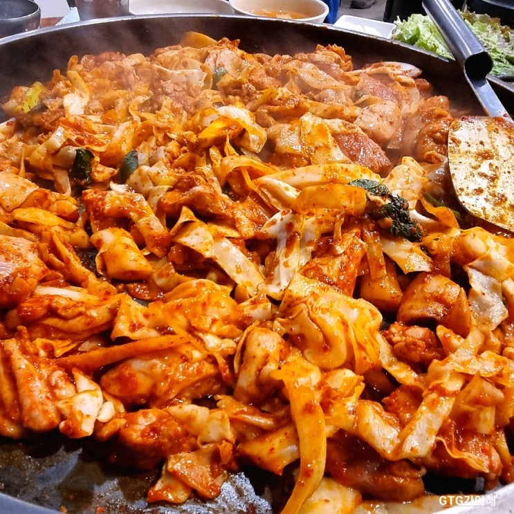  강원도 춘천에 왔다면?"우미 닭갈비"가야 해!