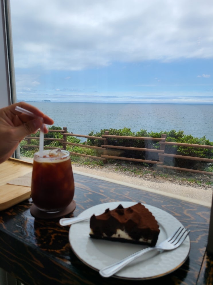  서귀포 중문 근처 예래해안가 오션뷰 카페, 마녀의 언덕 cafe&pub