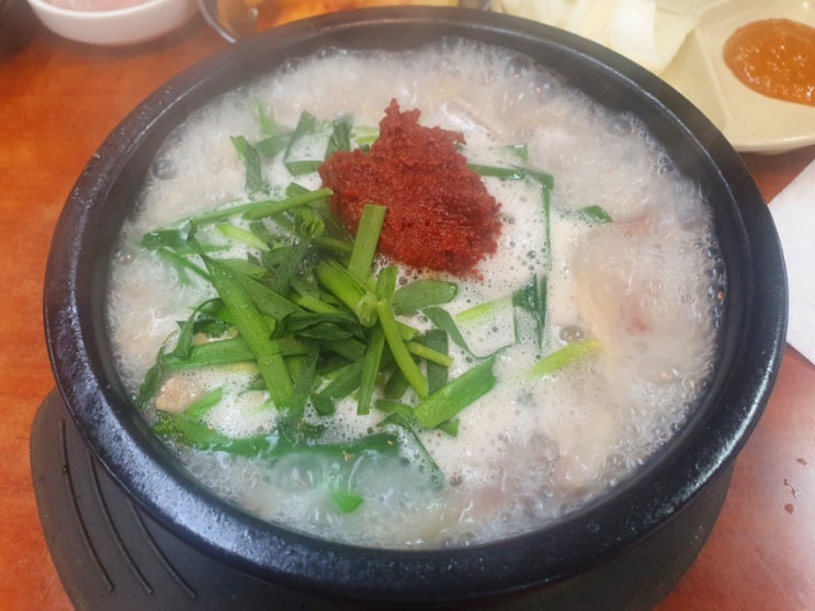  [ 수원역 역전시장 ] 가마솥 돼지국밥 - 돼지국밥