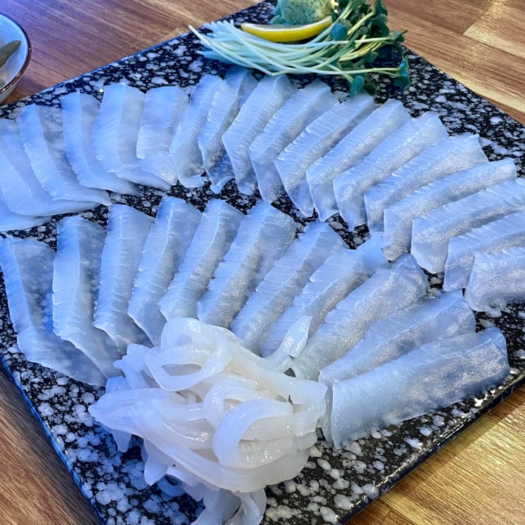  [제주 맛집] 서귀포 신시가지 골목에 숨은 무늬오징어회가 맛있는 술집 <이자카야 범>