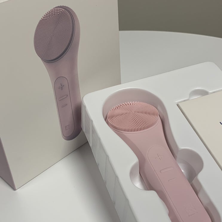  멜리언스 진동클렌저로 모공까지 깔끔하게