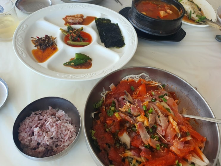  물회한그릇 하고..달려보자.