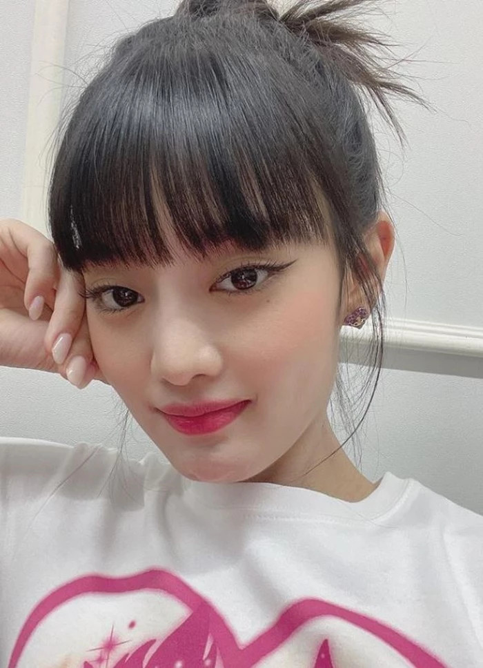 여자아이들 멤버 민니, '소확행' 모두 다른 소속사지만 동갑내기 친구 우정을 자랑해 여자아이들 멤버 민니, '소확행' 모두 다른 소속사지만 동갑내기 친구 우정을 자랑해