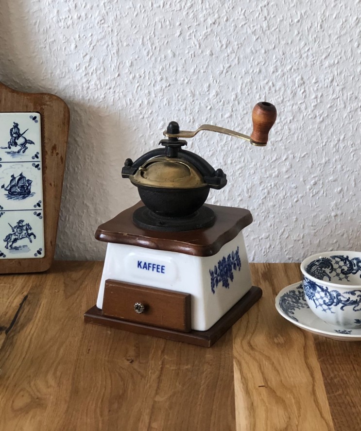 [Sold Out] 빈티지 우드 커피 그라인더 (커피밀) 50s Vintage wood coffee grinder