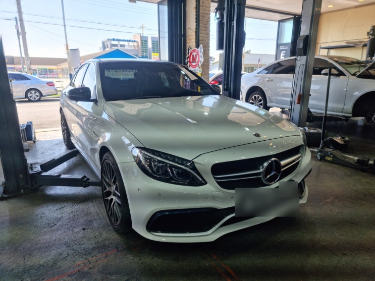  C63 AMG 엔진오일 , 미션오일 , 브레이크오일 , 에어컨필터 1차 , 2차 교환