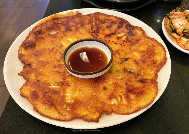  추앙단골맛집 :: 묵은지는 참지 않지, <오모리찌개> 정자점