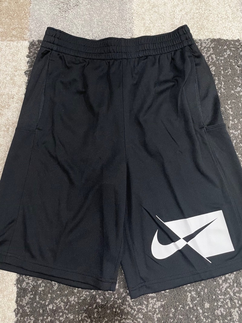 [판매완료!] 나이키 NIKE 키즈 드라이핏 기능성 반바지 - 2만원대 초핫딜!!!! (남자아이들 선물....