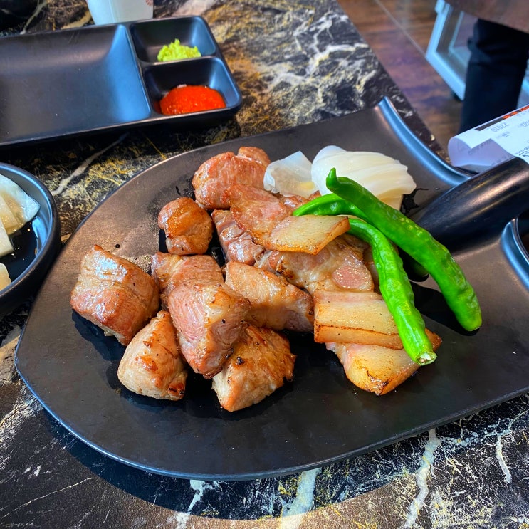  [장한평 돈칠] 껍데기가 나오는 초벌 된 (한돈)목살이 맛있는 장한편역 맛집