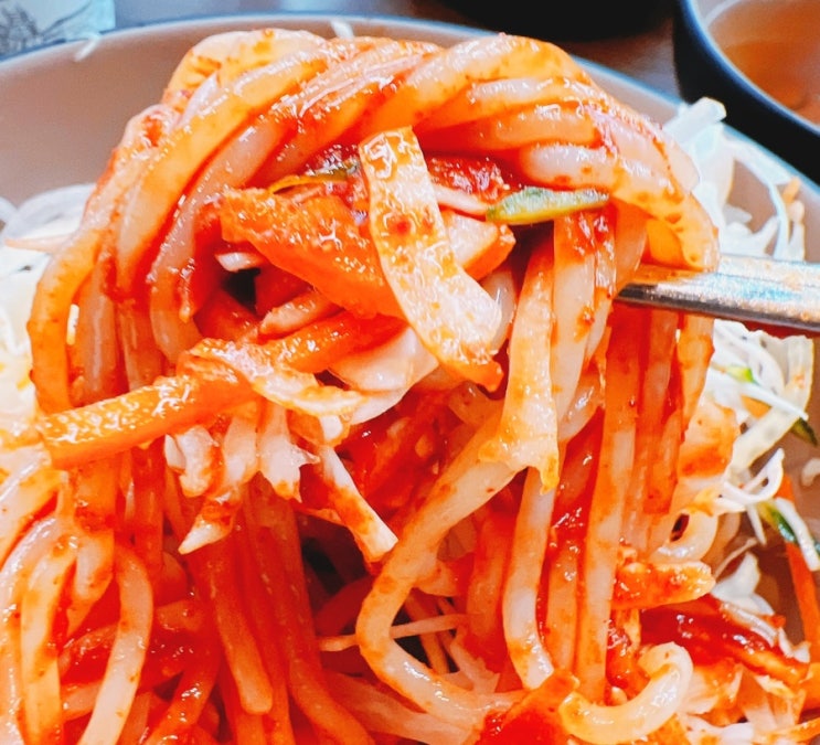  매운쫄면 맛집 보영만두 강남점 혼밥가능